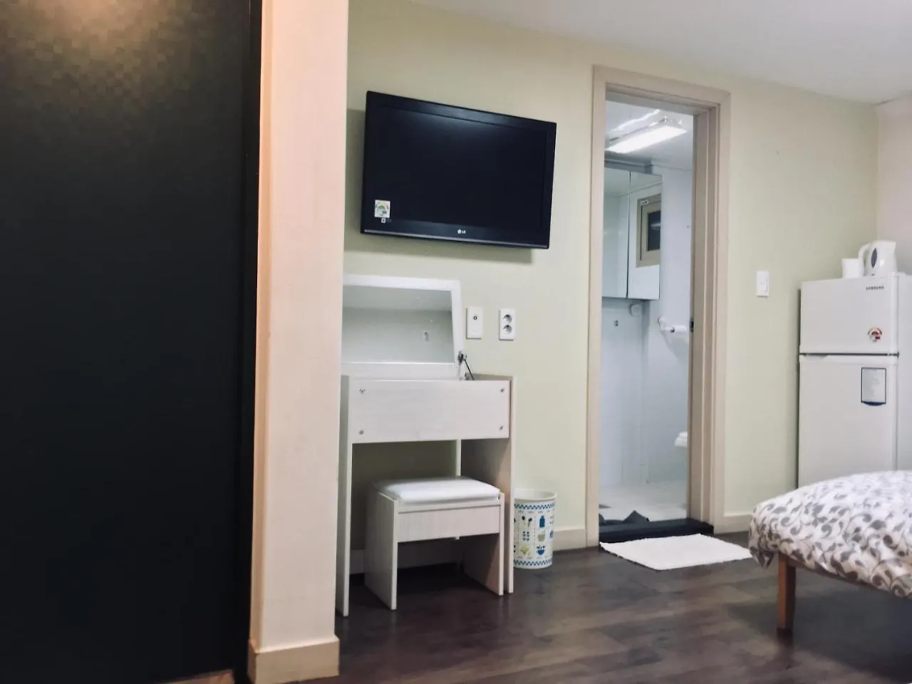 Hongdae Pencil Guesthouse Seoul South Korea
