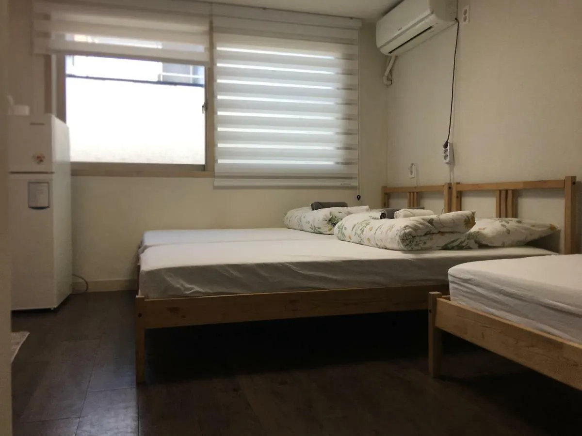 Hongdae Pencil Guesthouse Seoul 2*,